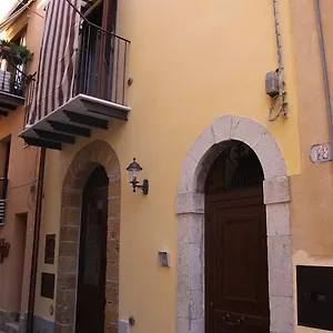  Apartment La Finestra Sotto La Rocca